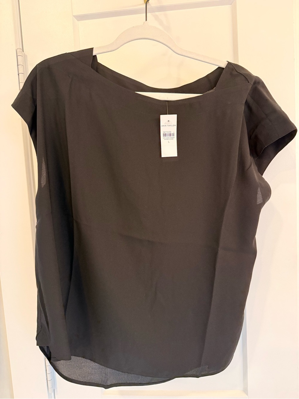 NWT Ann Taylor Black Short Sleeve Blouse with Boat Neck Cutout -Size L